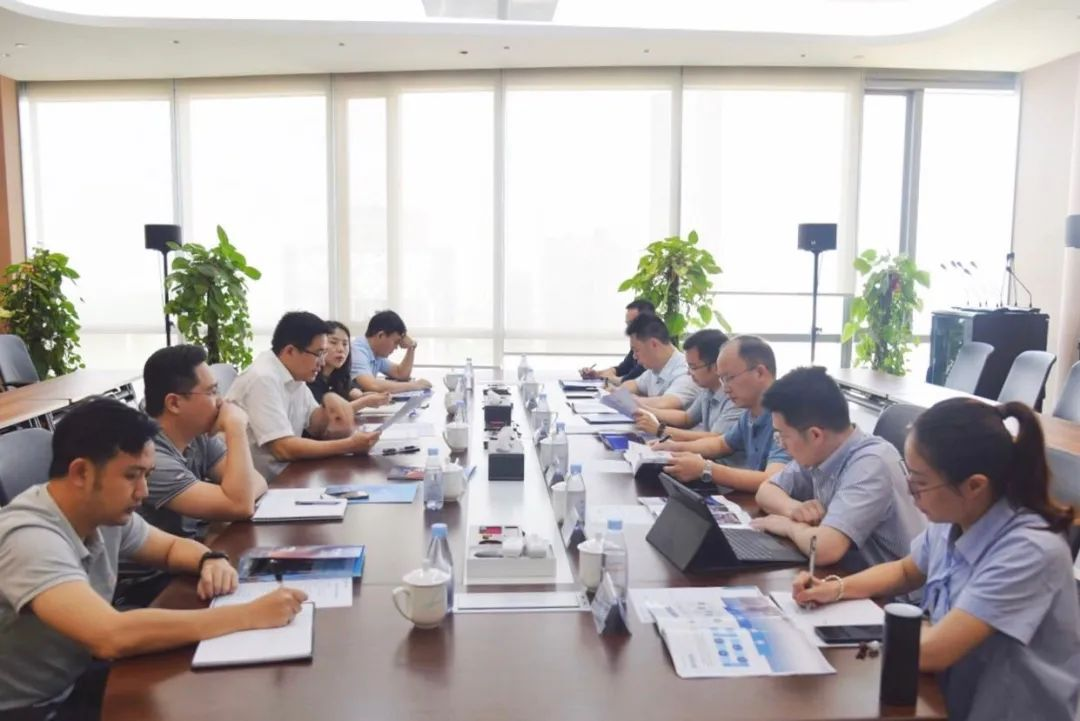 广西计算中心董事长黄永刚一行到访乐鱼电竞广西集团