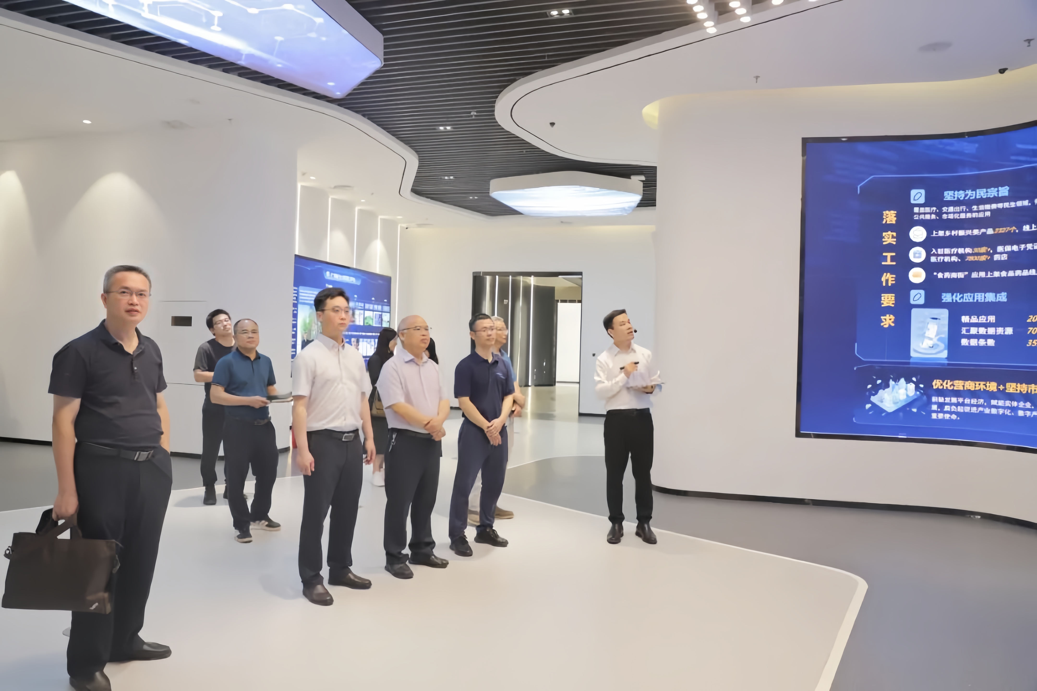 微信图片_西大2.jpg 微信图片_西大2.jpg